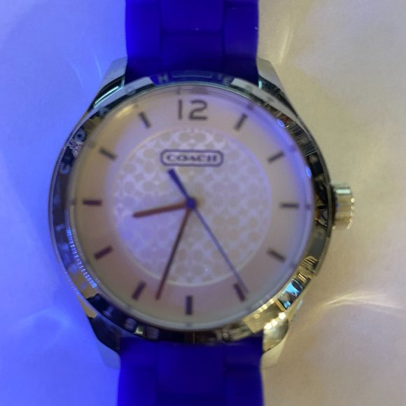Coach Maddy Blue Rubber Band Signature Women\'s Watch. main image 4